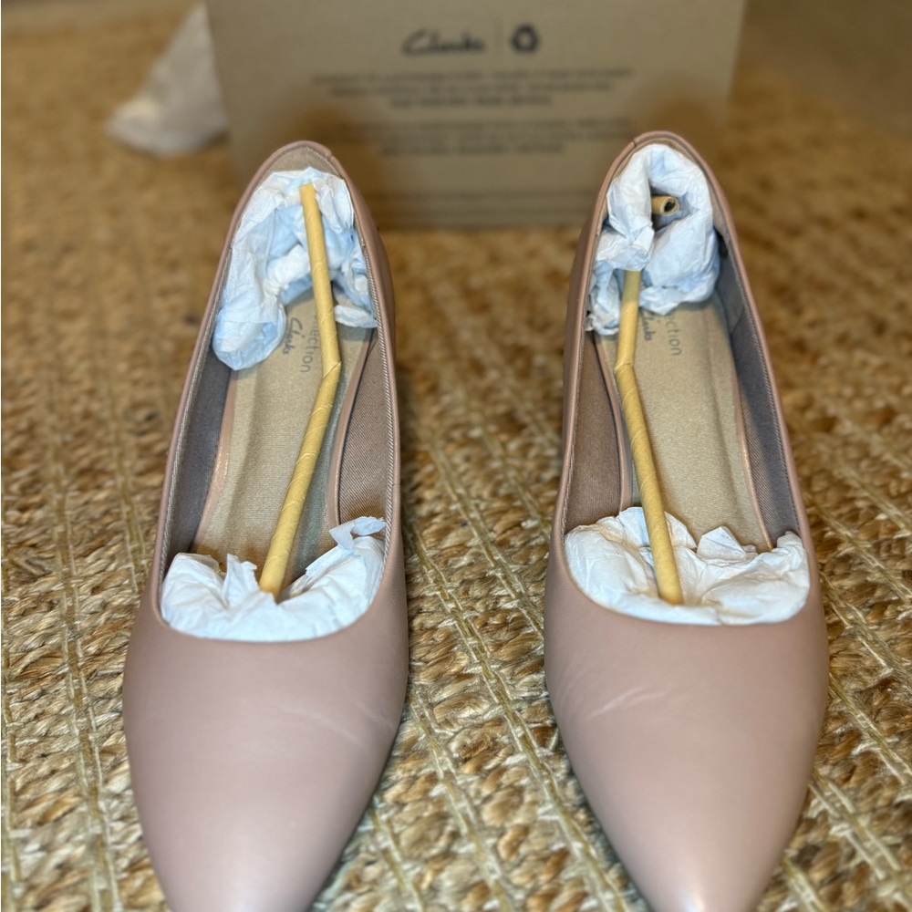 Clarks Linvale Jerica Kitten Heel